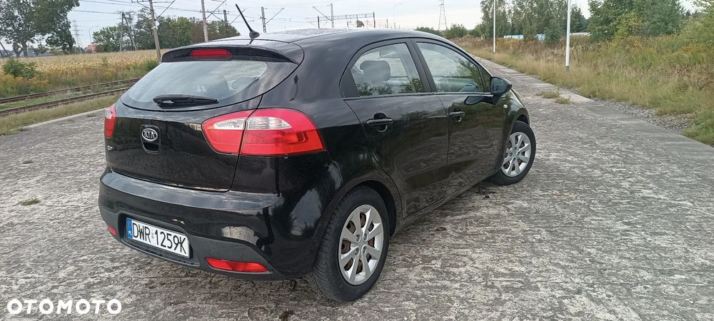 Kia Rio 1.2 Attract - 5