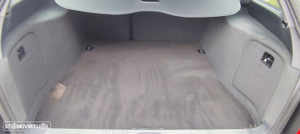 Audi A4 Avant 1.9 TDI Attraction - 17