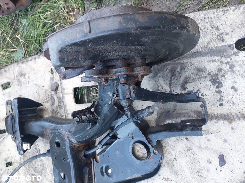 BELKA OŚ ZAWIESZENIA TYŁ KOMPLETNA CITROEN C3 I - 2
