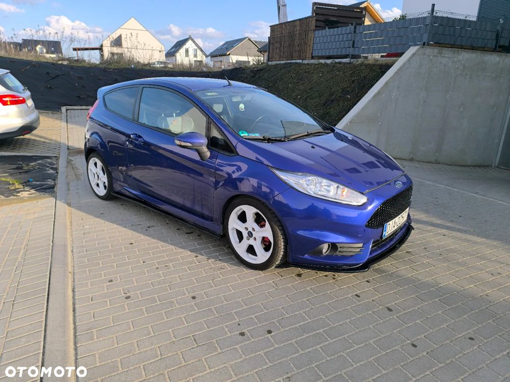 Ford Fiesta - 2