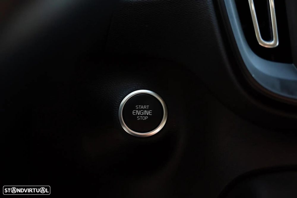 Volvo XC 40 2.0 D3 - 51