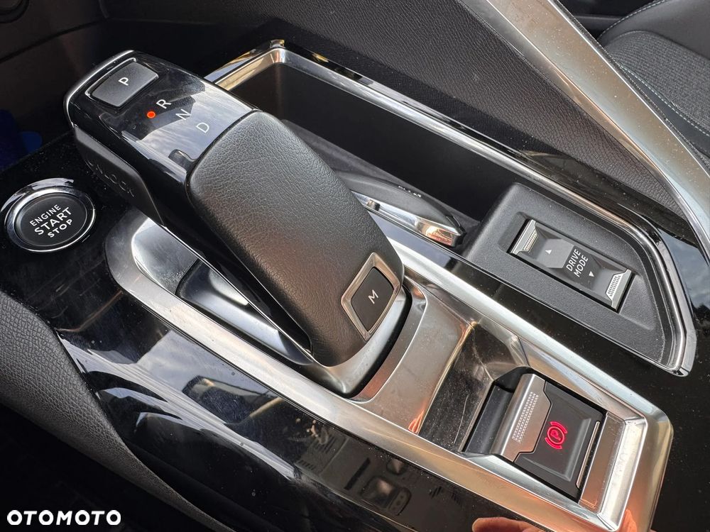 Peugeot 3008 1.2 PureTech Allure Pack S&S EAT8 - 8