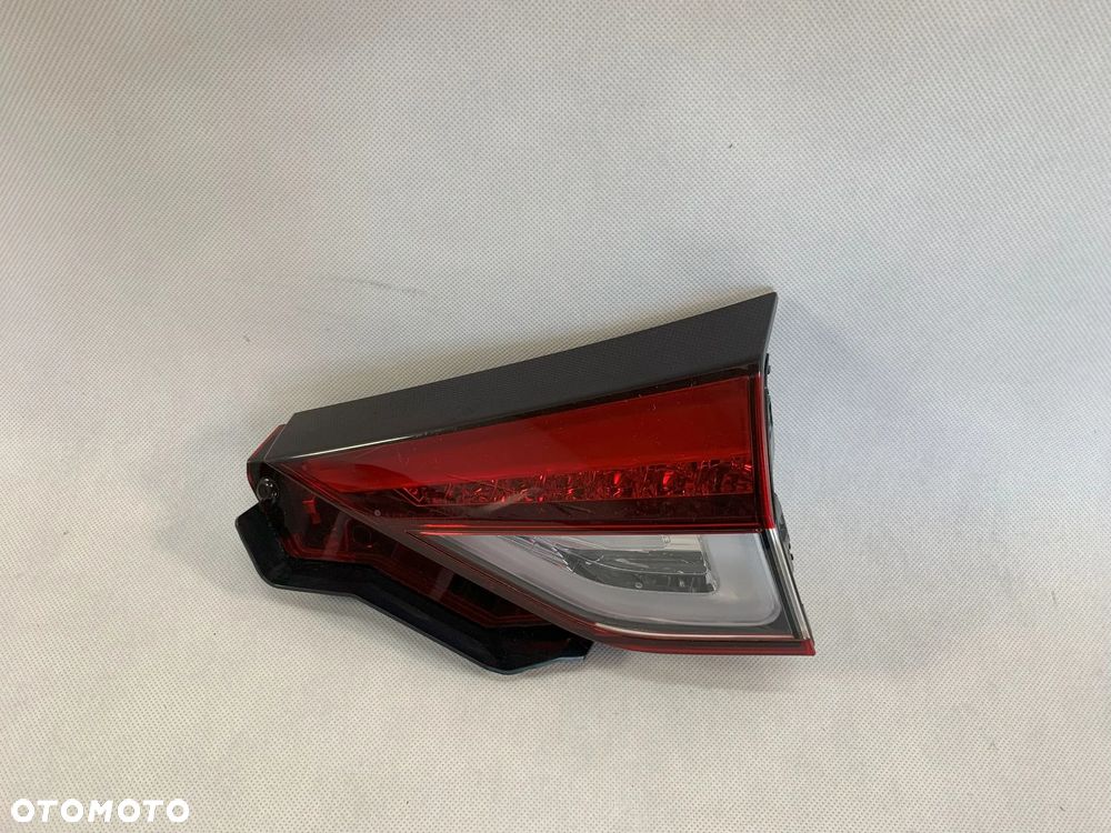 Mitsubishi Eclipse Cross FL 21r Lampa prawa tyl tylna Lift 2021