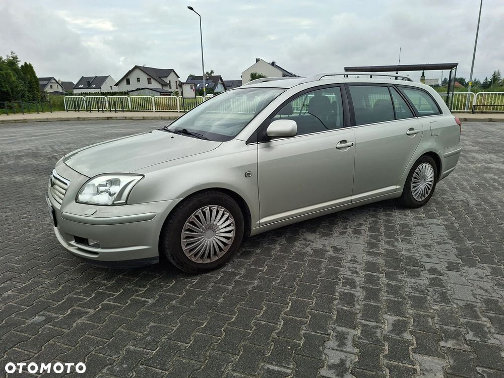 Toyota Avensis 1.8 VVT-i Combi - 1