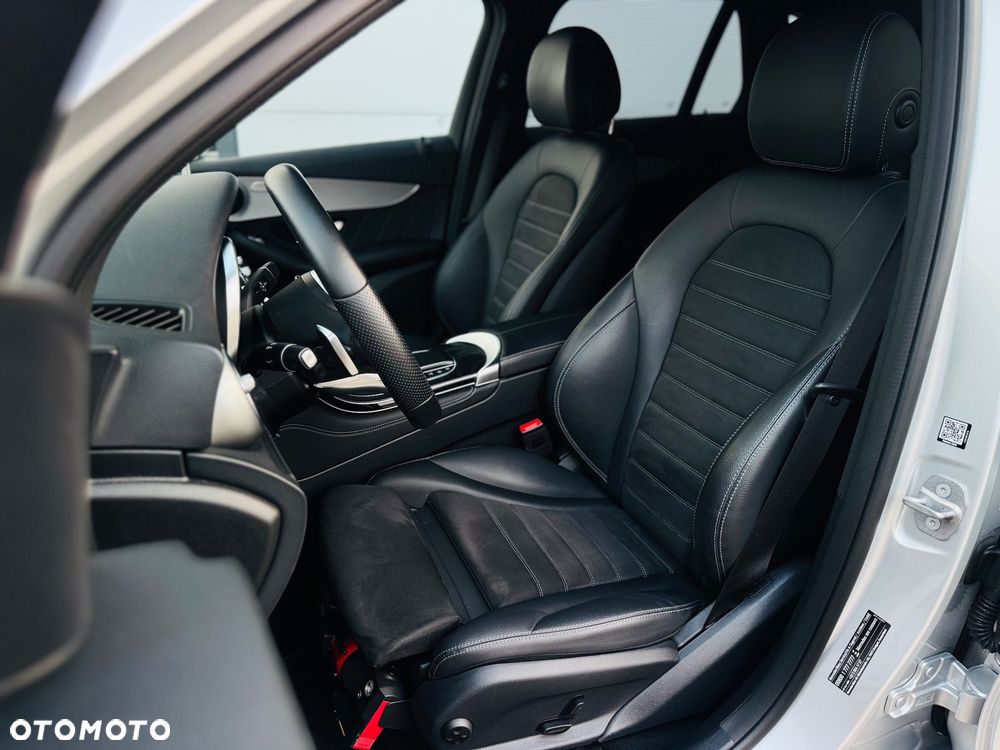 Mercedes-Benz GLC 220 d 4Matic 9G-TRONIC AMG Line Plus - 30