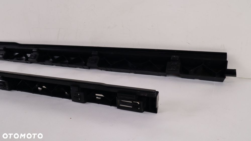 VOLVO V90 MOCOWANIE LISTWY PROGOWEJ LEWE 31386129, 31386131 - 8