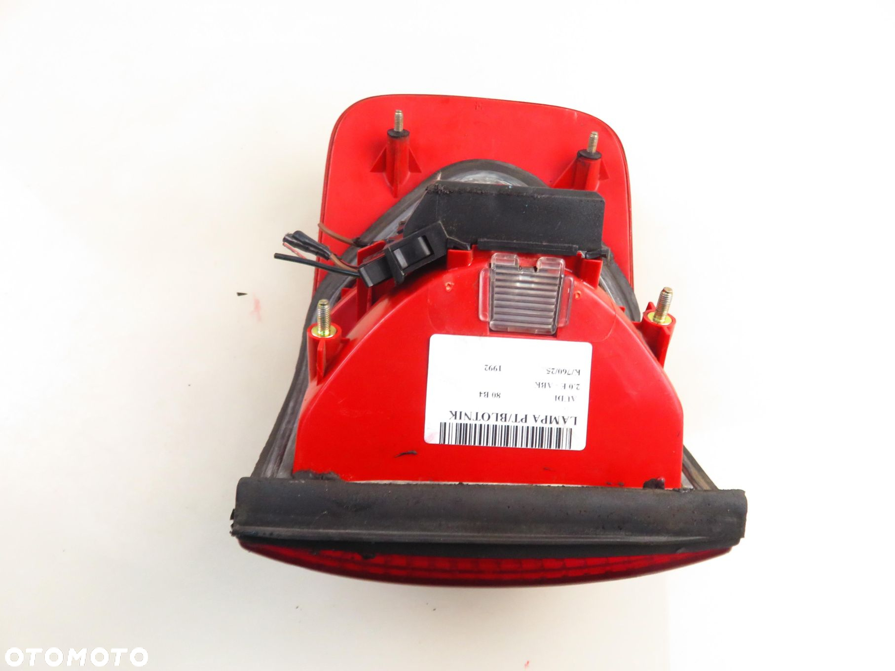 LAMPA PRAWA TYLNA AUDI 80 B4 8A0945096D - 4