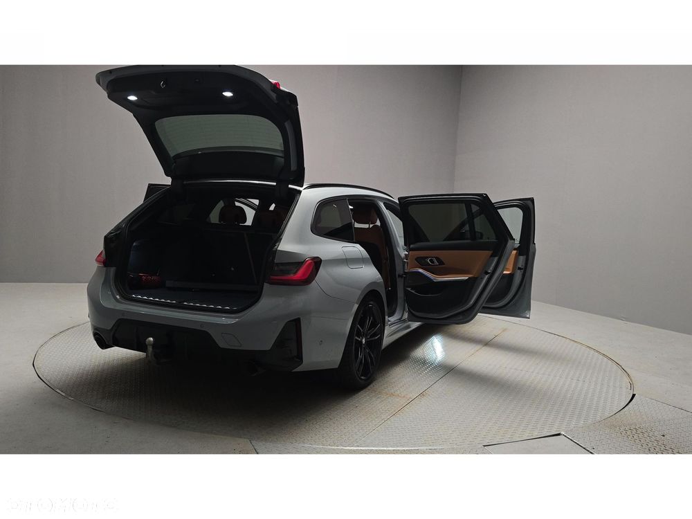 BMW Seria 3 320d xDrive M Sport - 12
