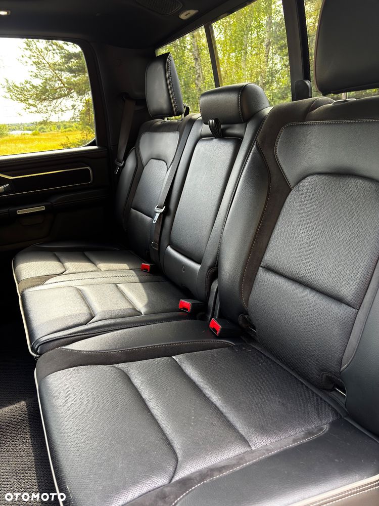 RAM 1500 5.7 eTorque Quad Cab Longbed Laramie Black - 33