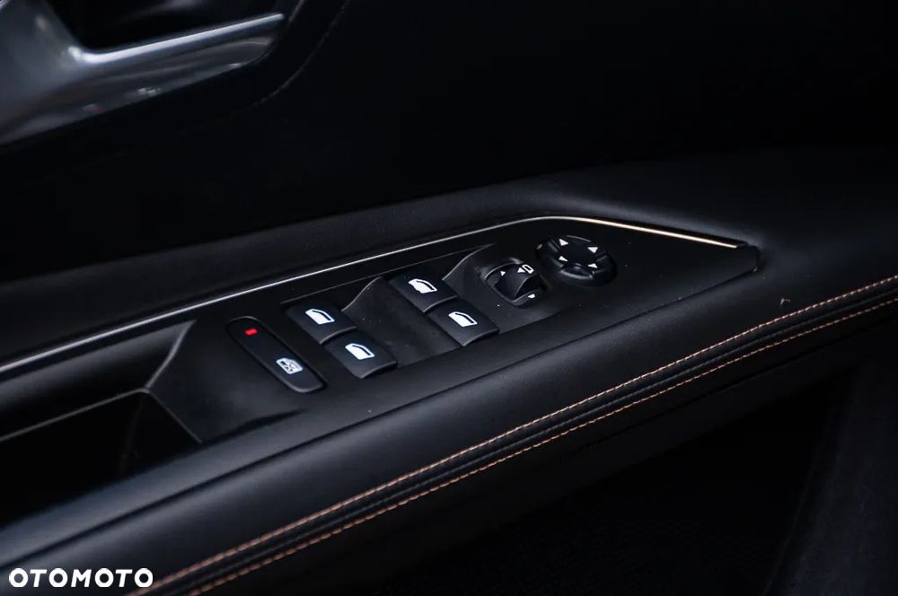 Peugeot 3008 PureTech 130 Stop & Start GPF Allure Business-Paket - 38