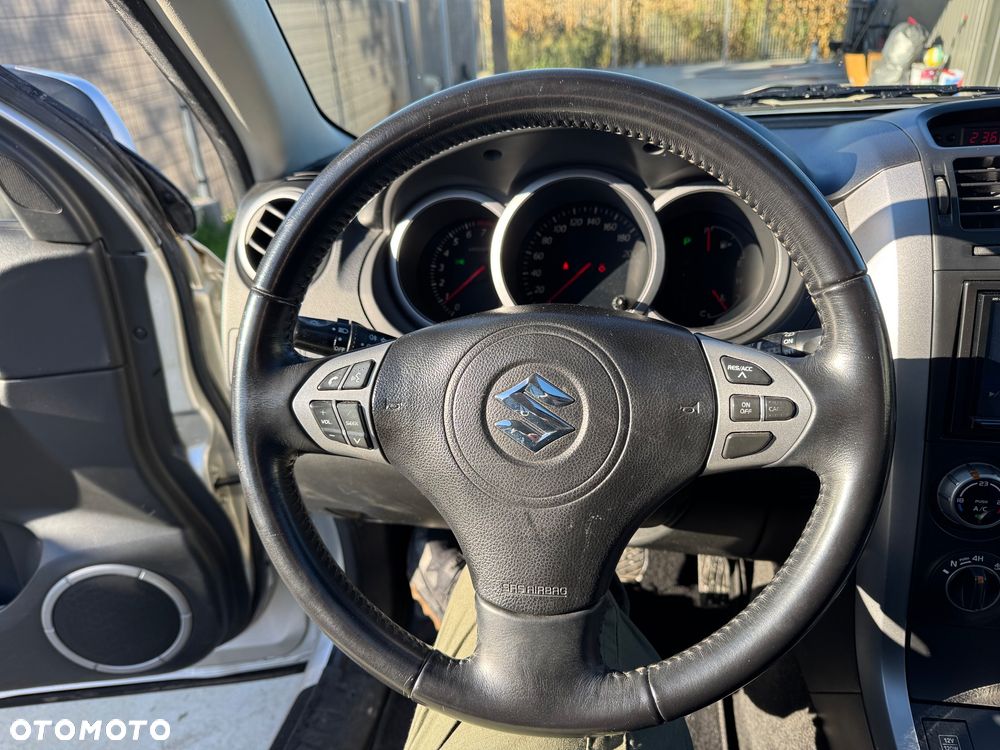 Suzuki Grand Vitara 2.0 Automatik Comfort Limited - 8