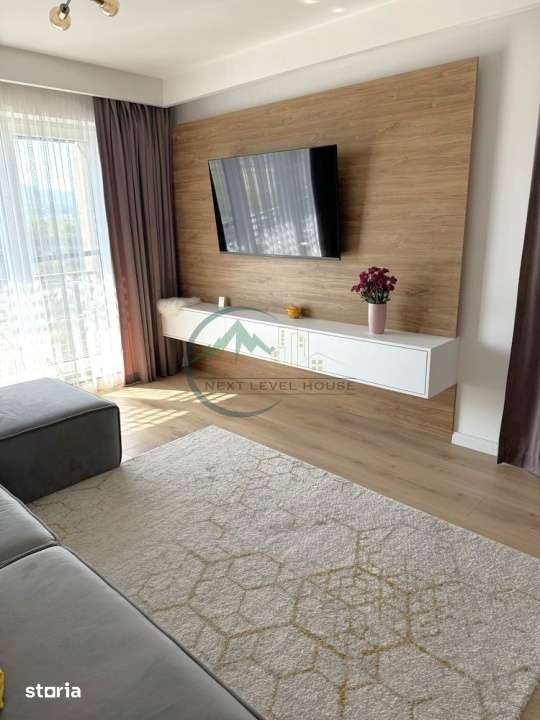 Apartament 3 camere, parcare, Qualis 2 - 13 Decembrie — fotografia 1