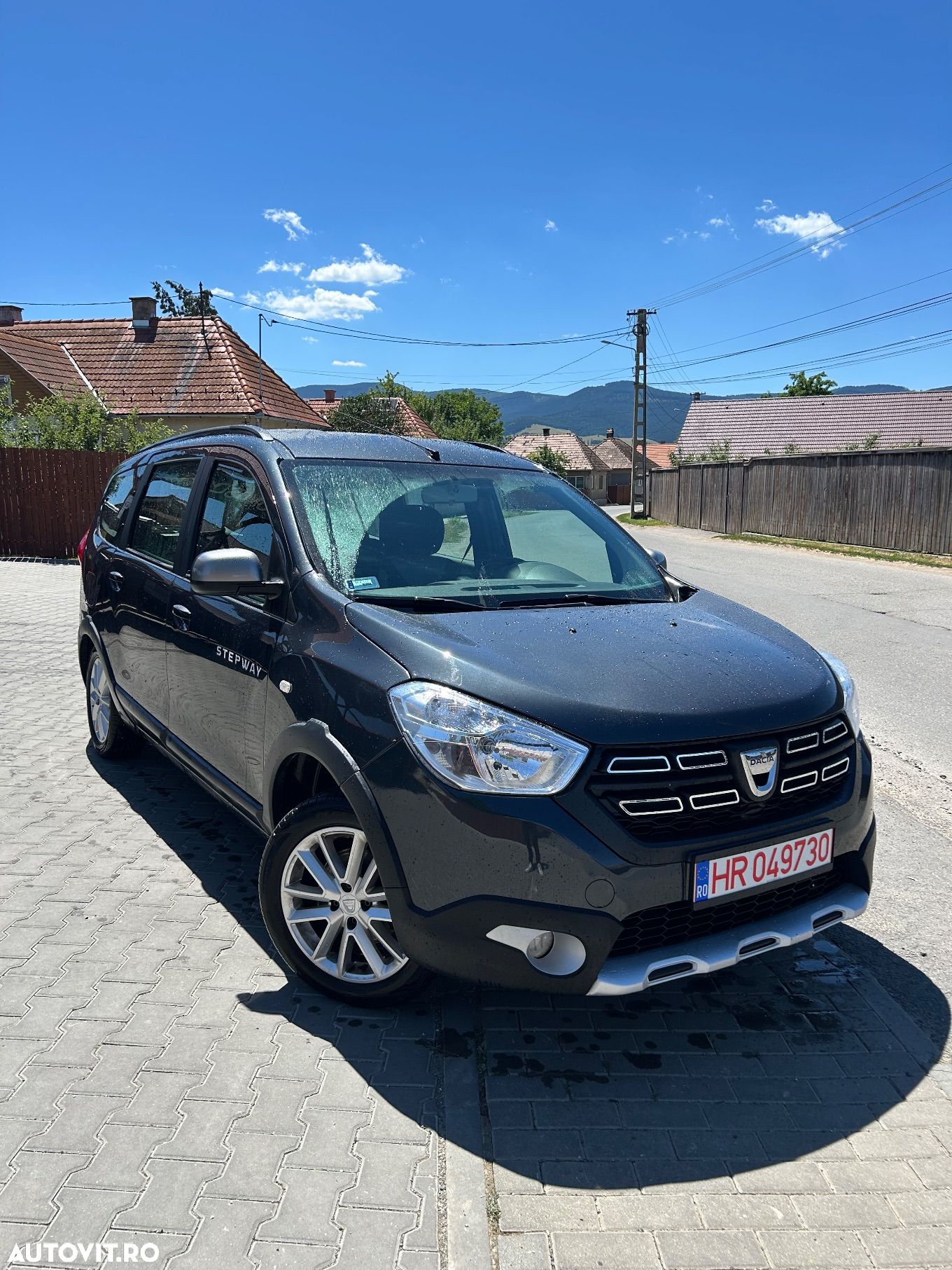 Dacia Lodgy TCe 130 GPF Stepway - 1