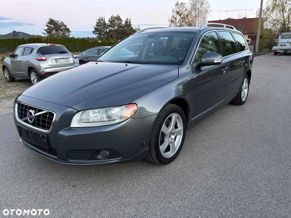 Volvo V70 2.5T Summum - 2