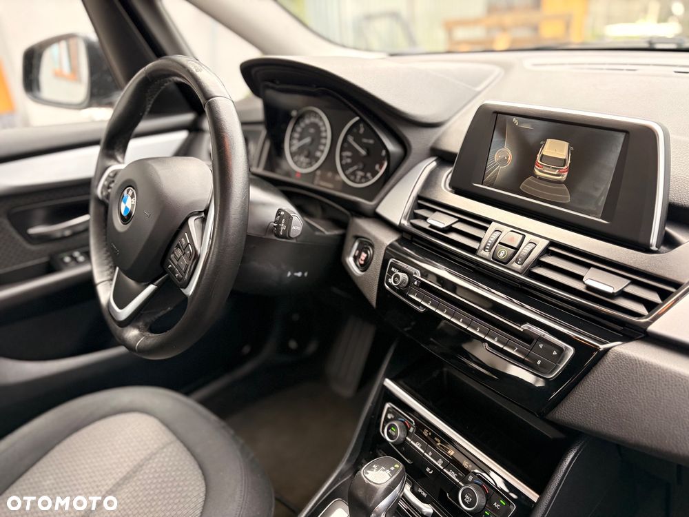 BMW Seria 2 216d - 34