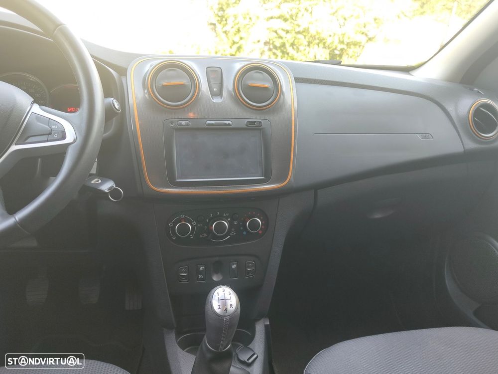 Dacia Sandero 1.5 dCi Stepway - 10