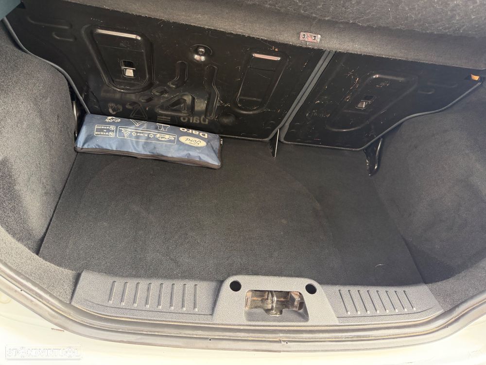 Ford Fiesta 1.25 Trend - 17
