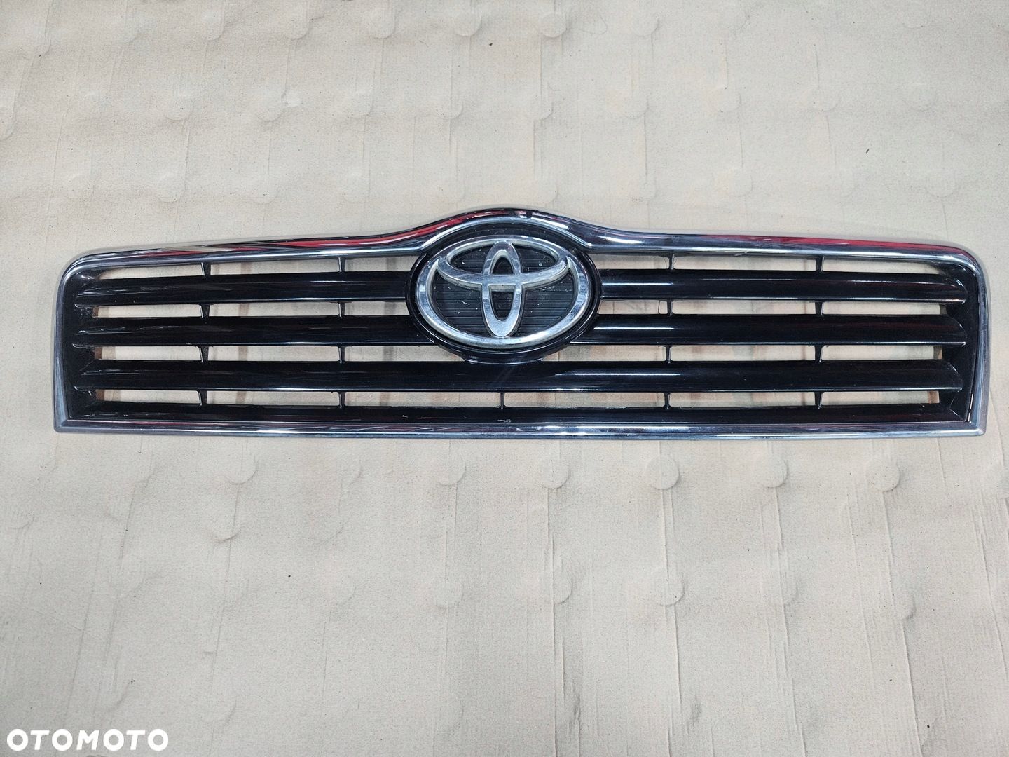 TOYOTA AVENSIS T25 03-06 GRILL ATRAPA 209 - 1