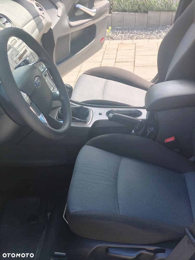 Ford Mondeo 1.8 TDCi Ambiente - 8