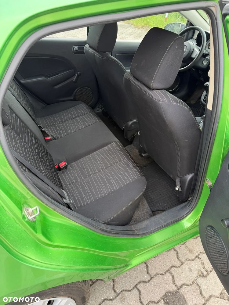 Mazda 2 - 15