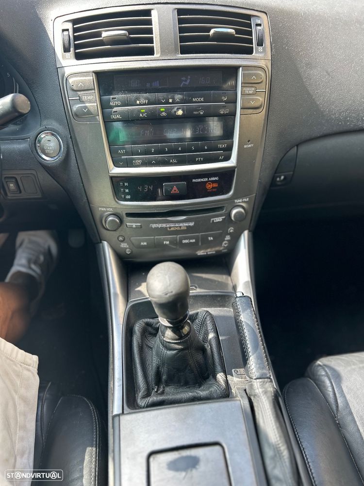 Lexus IS 220 d Base 13 - 11