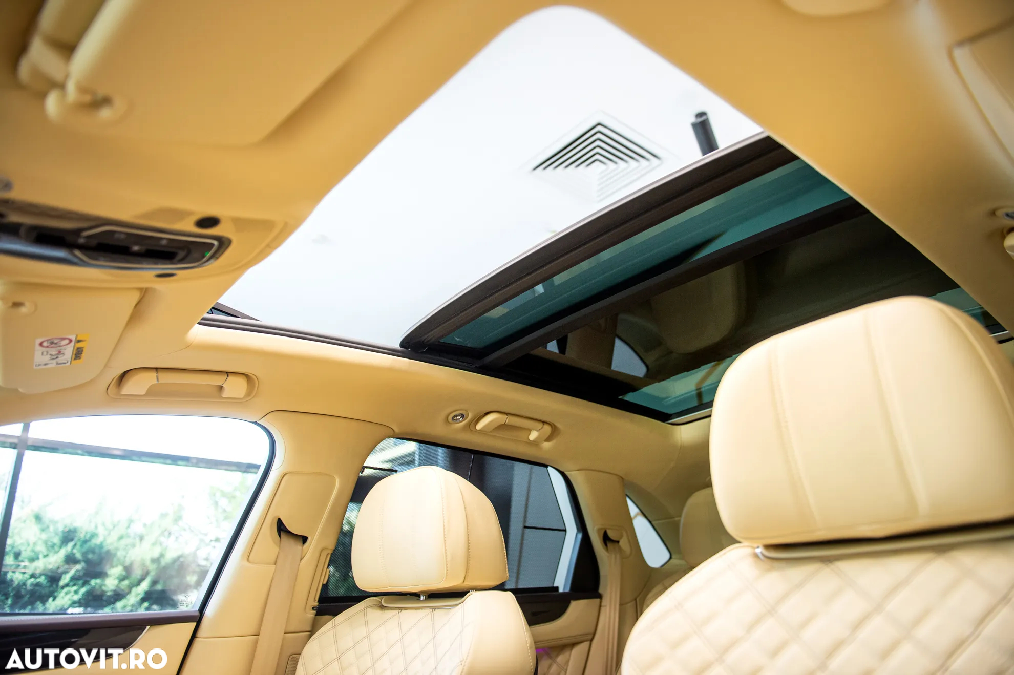 Bentley Bentayga - 27