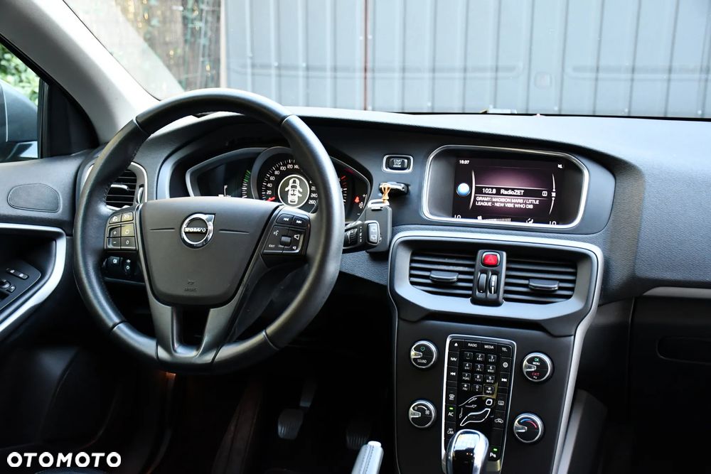 Volvo V40 D2 - 16