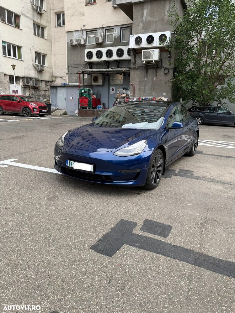 Tesla Model 3 - 1