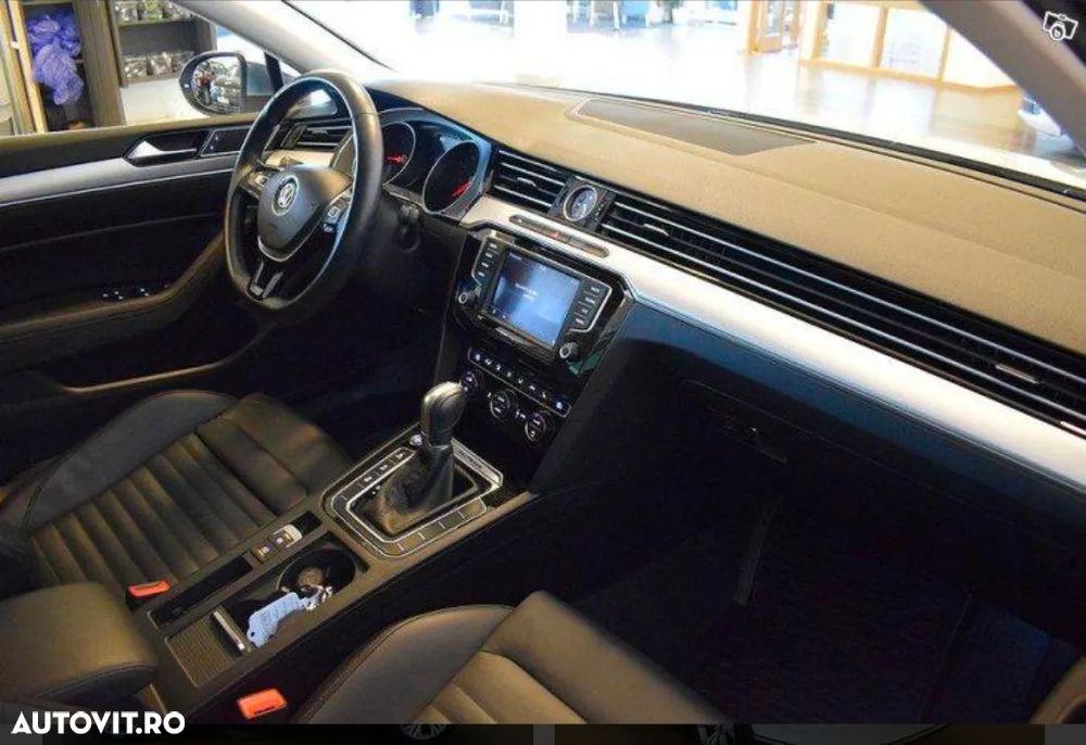 Volkswagen Passat 2.0 TDI SCR (BlueMotion Tech) 4Mot DSG Highline - 9