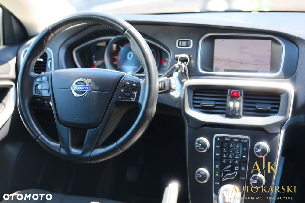 Volvo V40 - 40