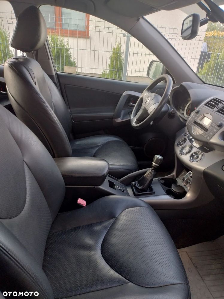 Toyota RAV4 2.2 D-4D Prestige - 2