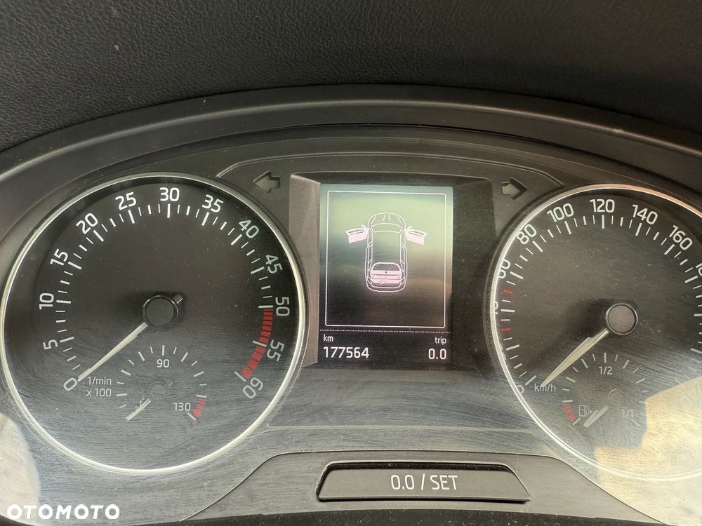 Skoda RAPID 1.6 TDI DPF Monte Carlo - 11