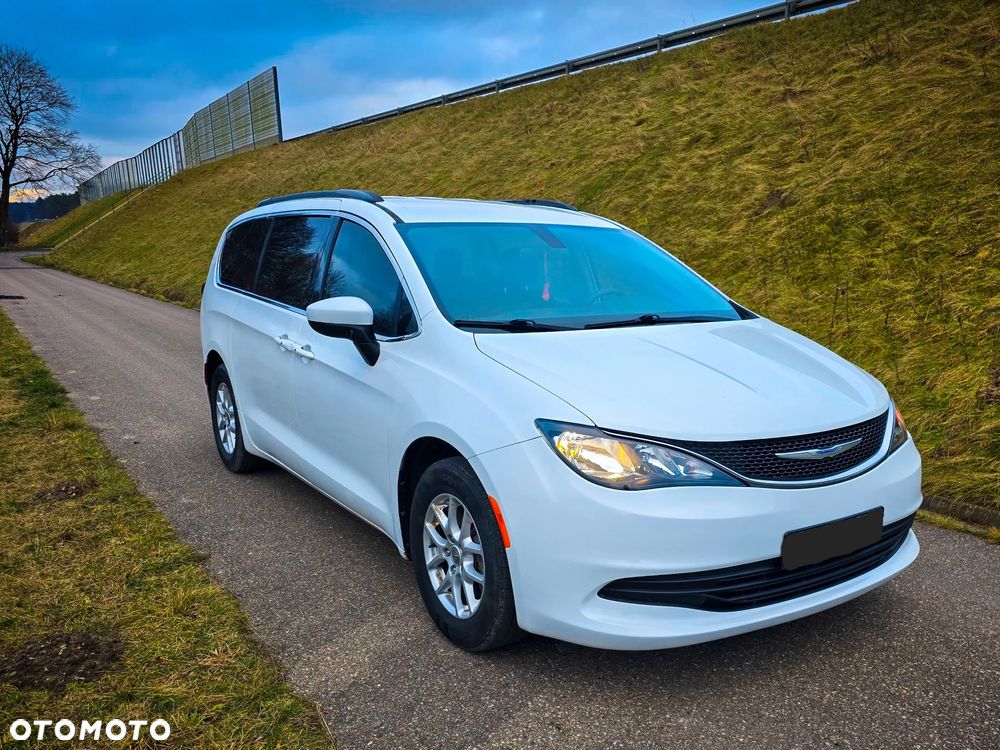 Chrysler Pacifica - 3