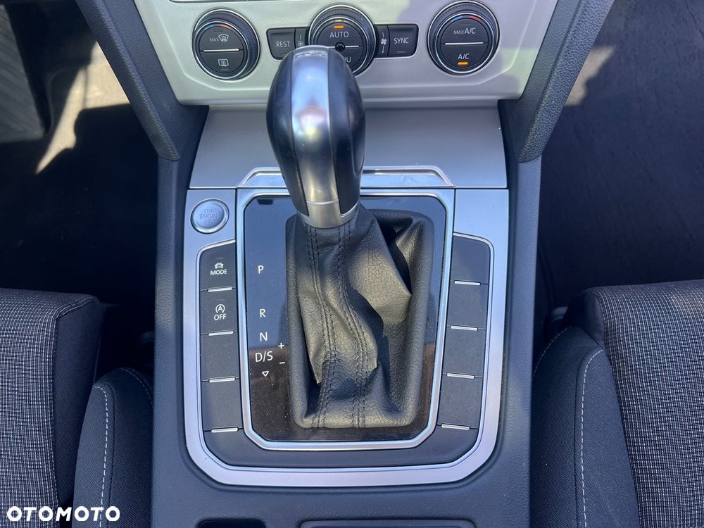 Volkswagen Passat - 13