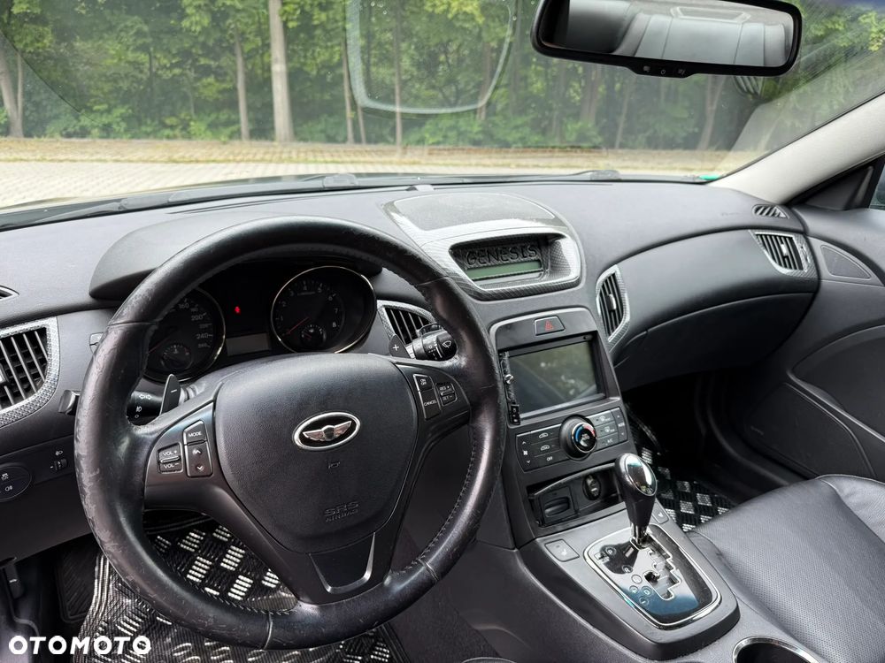 Hyundai Genesis Coupe - 9