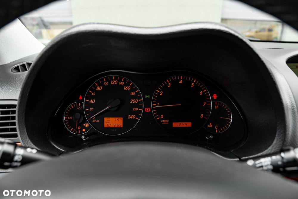 Toyota Avensis 1.8 VVT-i Executive - 28