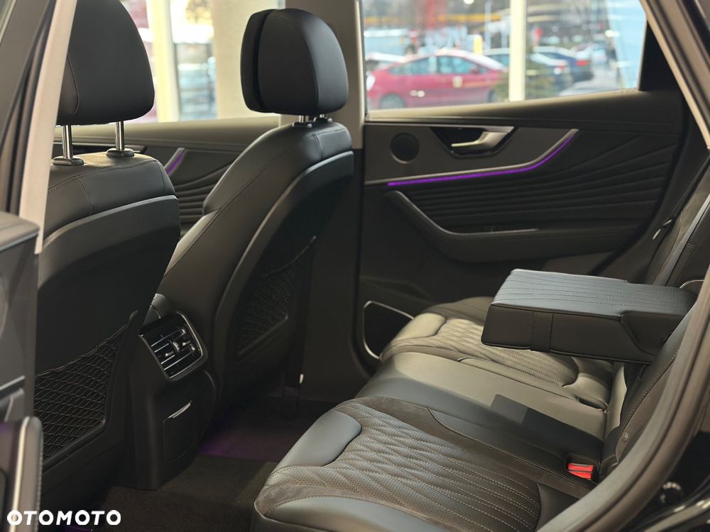 Hongqi HS5 2.0T Executive AWD - 17