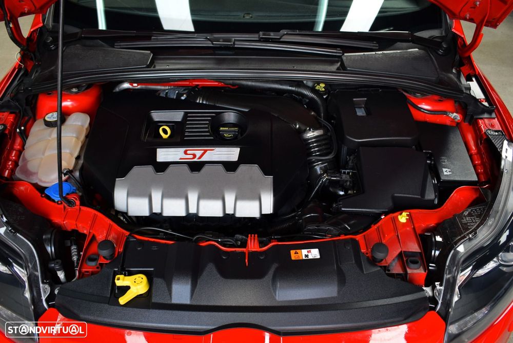 Ford Focus SW 2.0 EcoBoost ST - 48