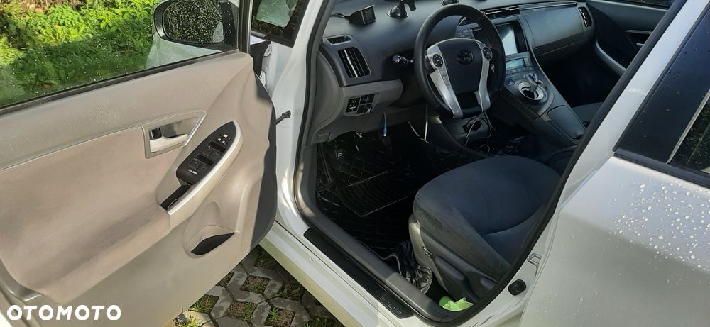 Toyota Prius - 25