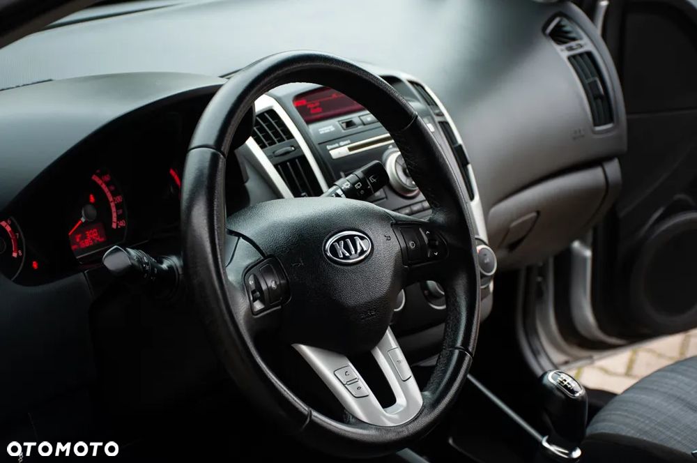 Kia Ceed 1.4 CVVT LX - 35