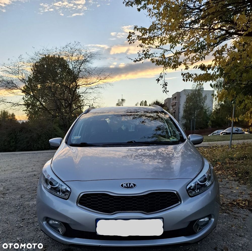 Kia Ceed 2013 photo 2