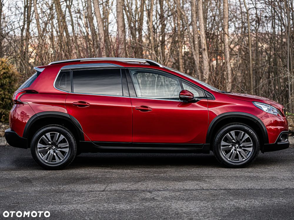 Peugeot 2008 1.2 Pure Tech Allure S&S - 5