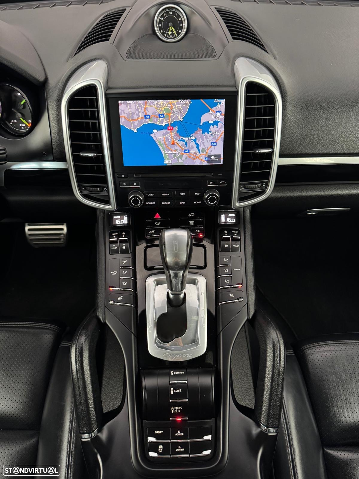Porsche Cayenne - 22