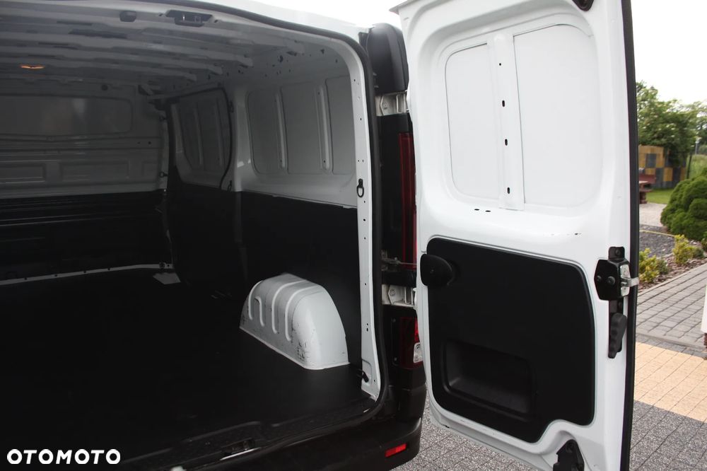 Opel Vivaro - 9