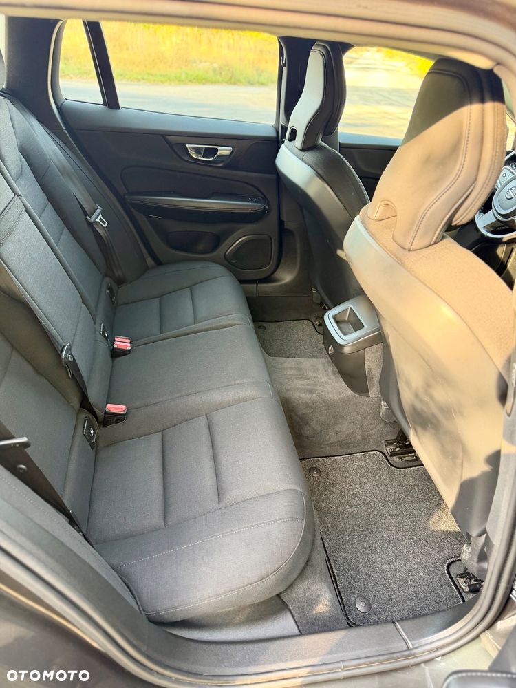 Volvo V60 D3 Momentum Core - 22