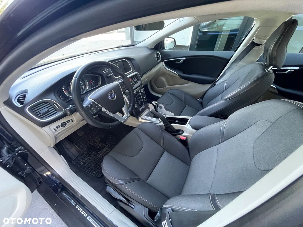 Volvo V40 Cross Country T3 Momentum - 14