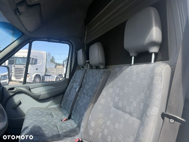 Mercedes-Benz Sprinter - 16
