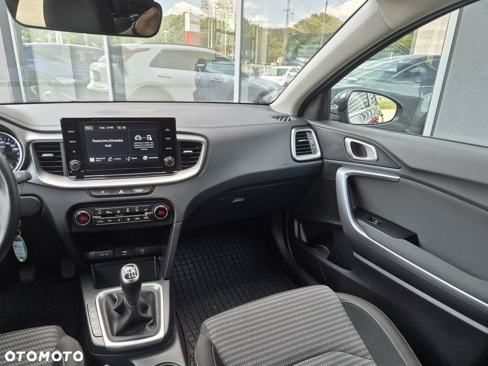 Kia Ceed 1.5 T-GDI M - 17