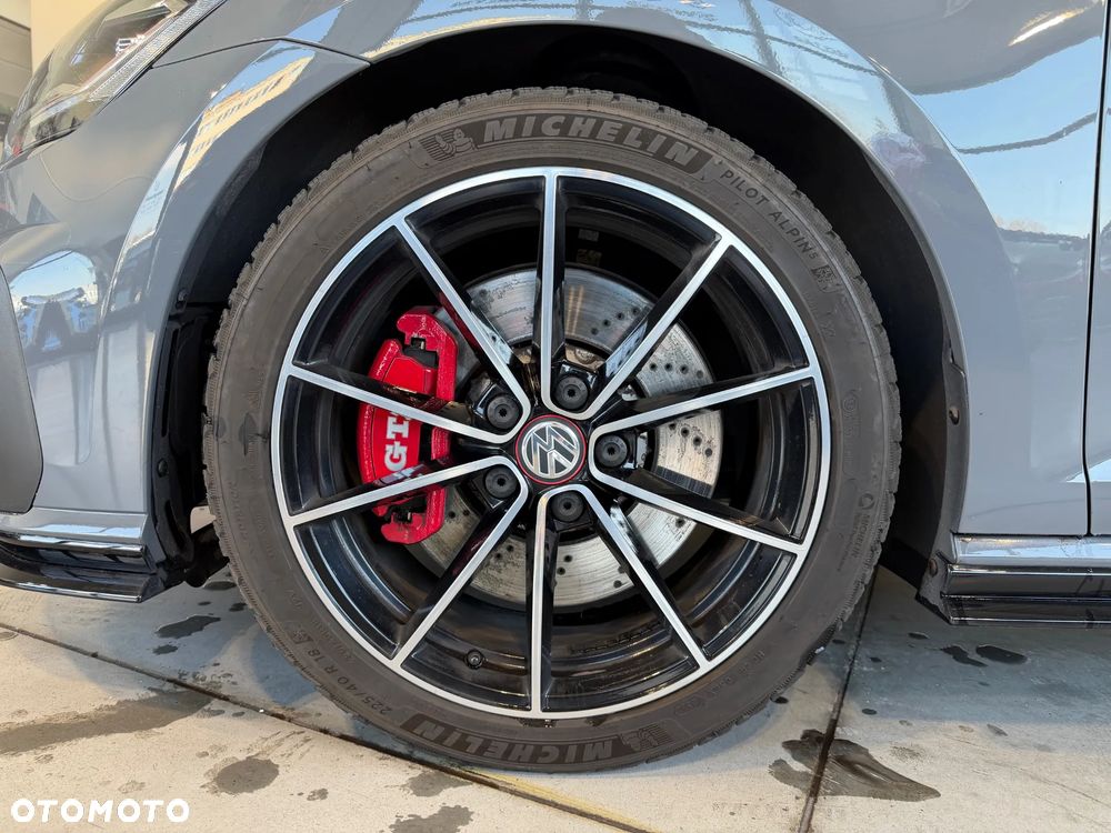 Volkswagen Golf GTI TCR 2.0 TSI OPF DSG - 9