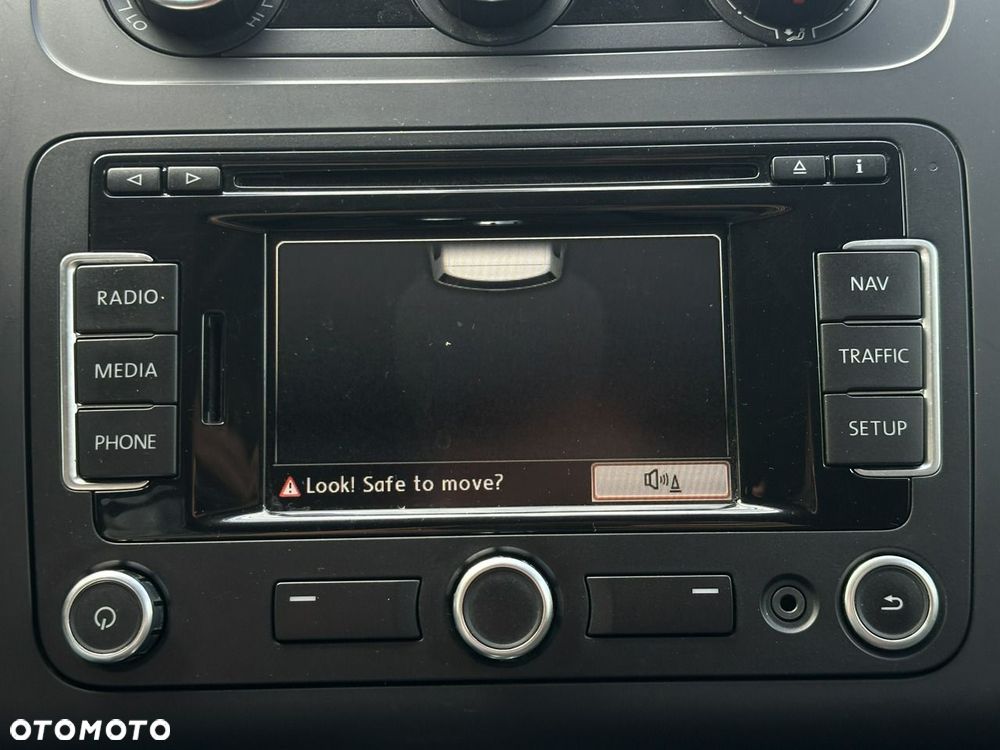 Volkswagen Touran - 22